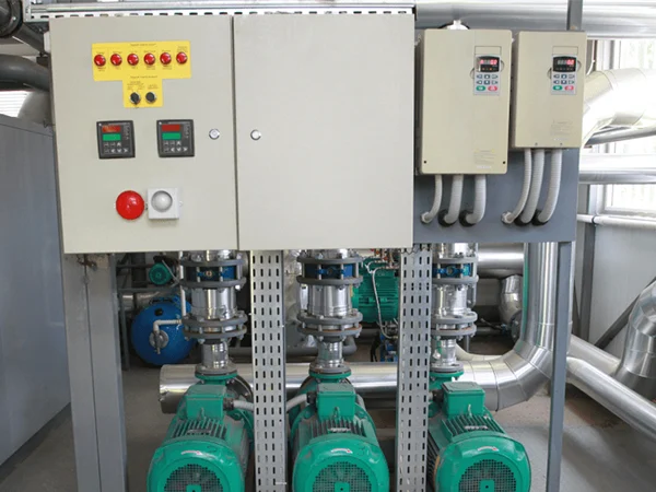 Equipment installed with a pump pressure controller