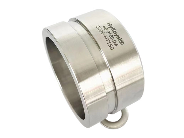 A piece of short pipe for clamps and membrane housing connection