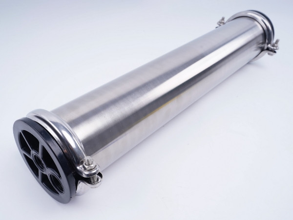 A full overview of clamp type stainless steel membrane housing with plastic end.