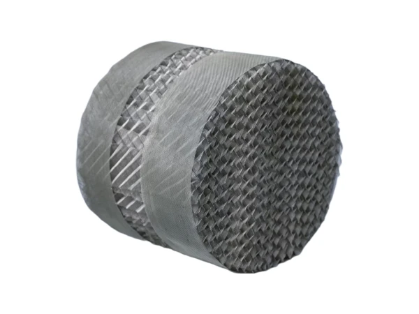 An inclined wire mesh structured packing